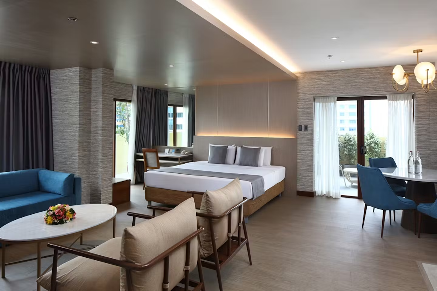 Penthouse Suite - 903 - City Garden Suites